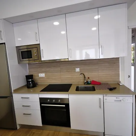 Apartamento Con Terraza Frente Al Mar Apartment *