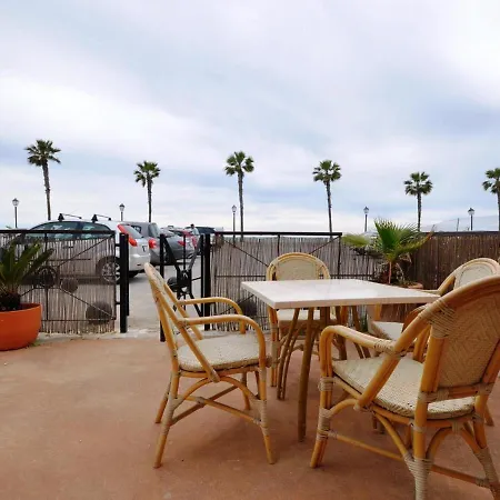 Apartamento Con Terraza Frente Al Mar